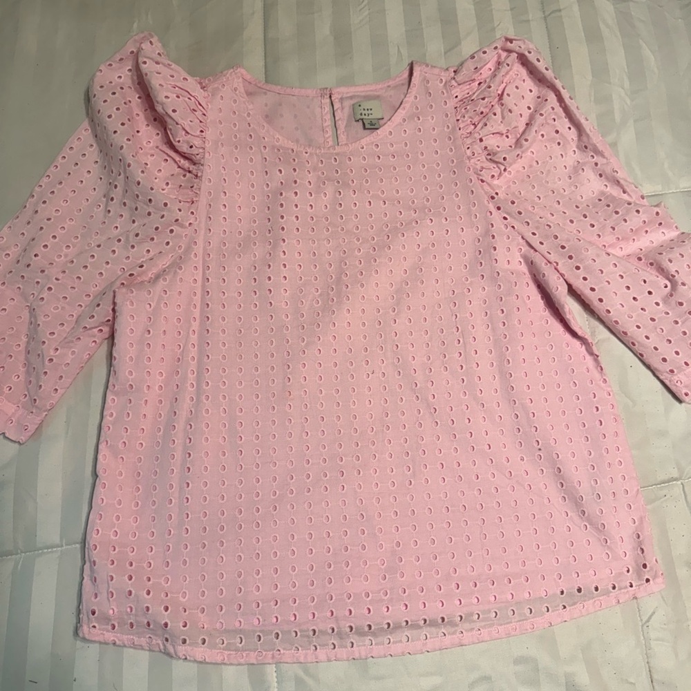 Puff shoulder top